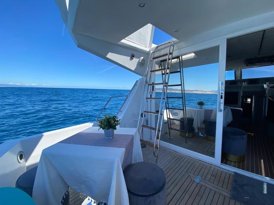Barco Muy Romantico Con Parking! Sant Adria de Besos Exterior photo