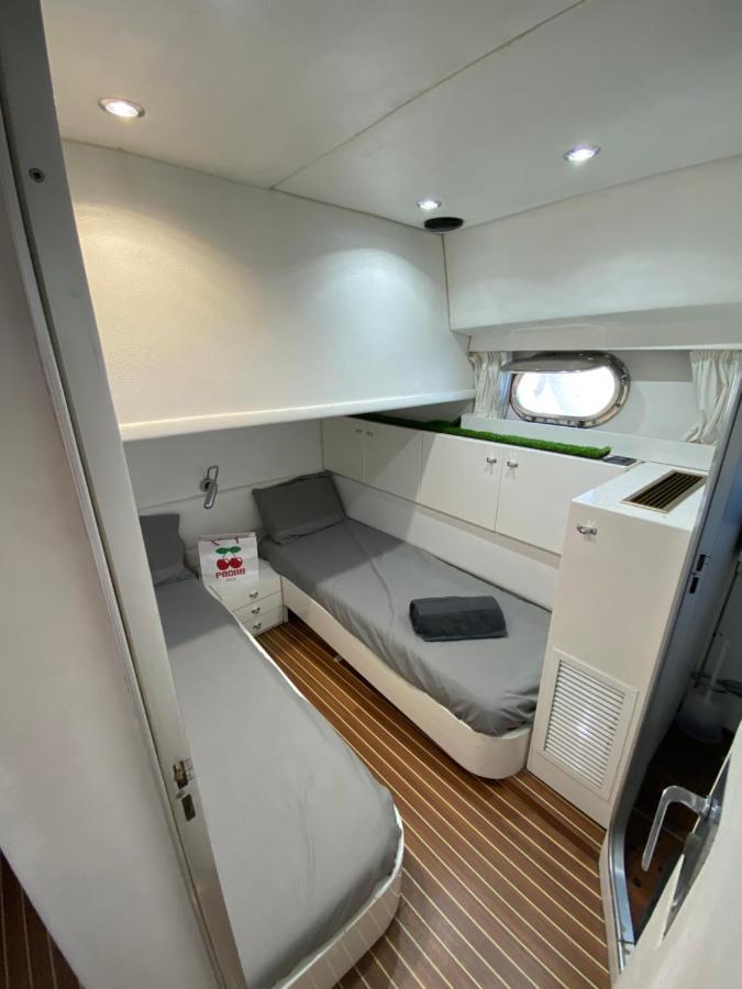 Barco Muy Romantico Con Parking! Sant Adria de Besos Exterior photo